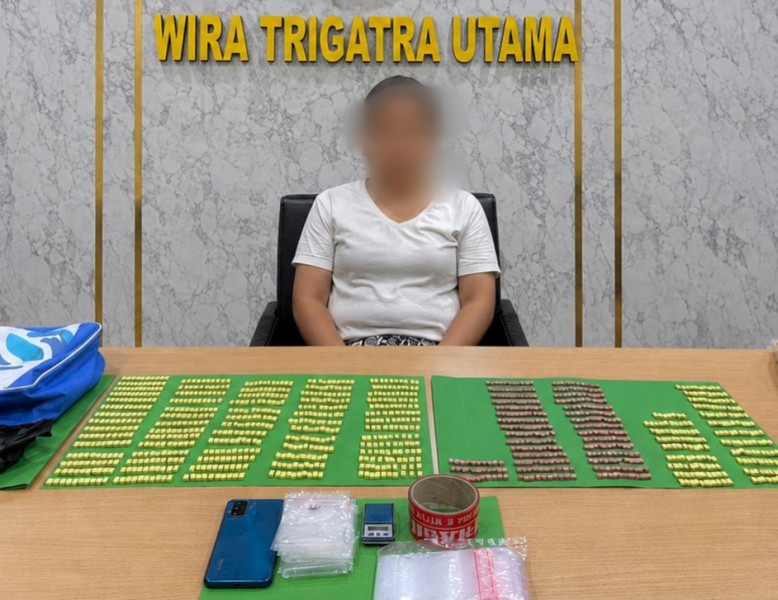 Polisi Bongkar Peredaran 1.226 Butir Ekstasi di Pekanbaru, Seorang Perempuan Ditangkap