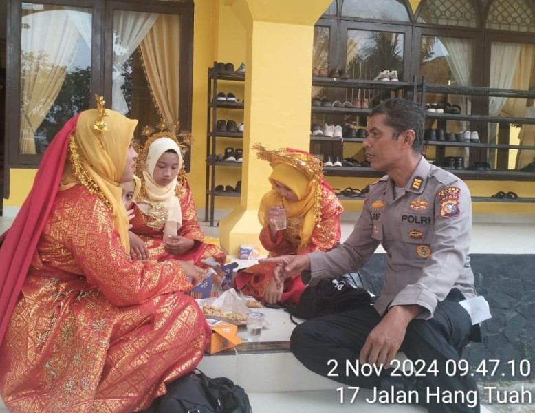 Himbau Untuk Bijak Bermedsos,  Kanit Binmas Polsek Siak  : Ibu-ibu Jangan Latah Repost Berita Hoax