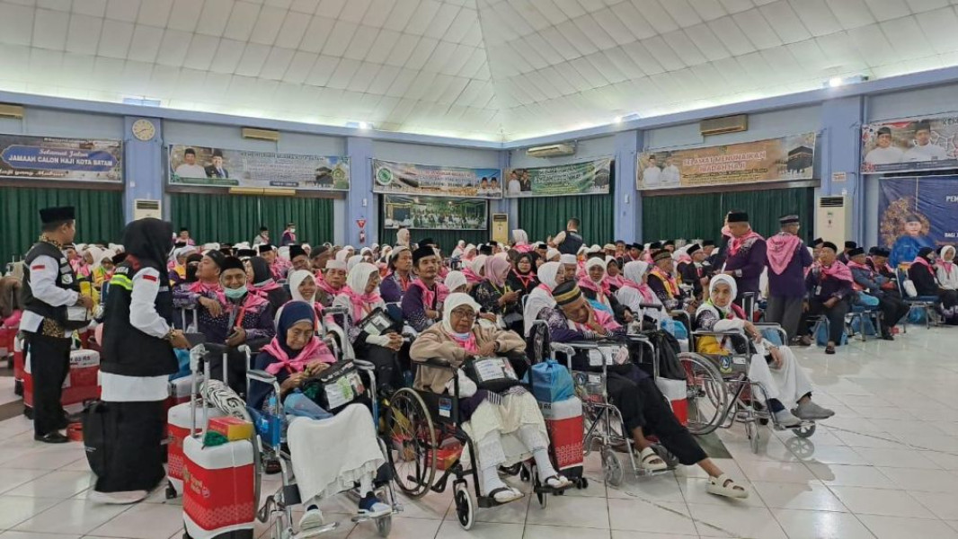 13 Jemaah Haji Kloter BTH - 03 Gunakan Kursi Roda, Petugas Diimbau Berikan Layanan Khusus