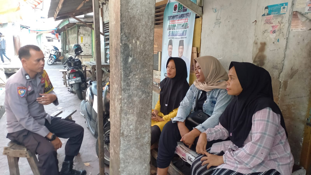 Bhabinkamtibmas Sukseskan Pilkada Damai Bersama Kelompok Wanita Tani