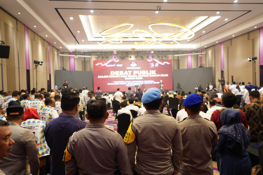 253 Personel Gabungan Polda Riau Sukses Amankan Kampanye Terbuka Debat Publik Pilkada 2024 di Hotel Grand Zuri
