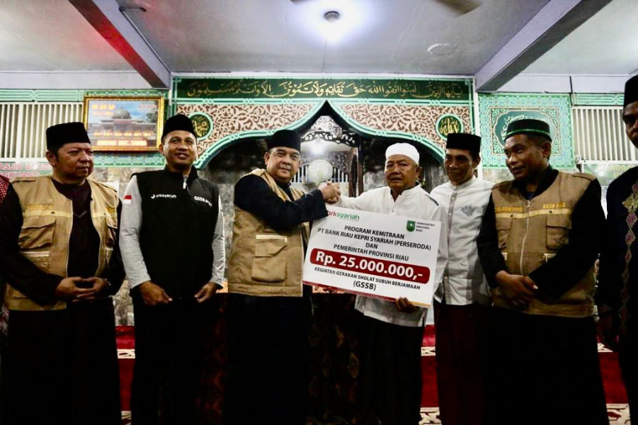 GSSB Ke 172 Bersama Gubri, BRK Syariah Serahkan Bantuan Untuk Mesjid Ubudiyah Pasar Danau Bingkuang.