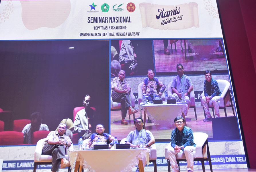 Narasumber di Seminar Nasional Sultan Hamengku Buwono II, Rektor Unilak Prof Dr Junaidi Sebut Naskah Kuno Indonesia Sebagai Peradaban Bangsa