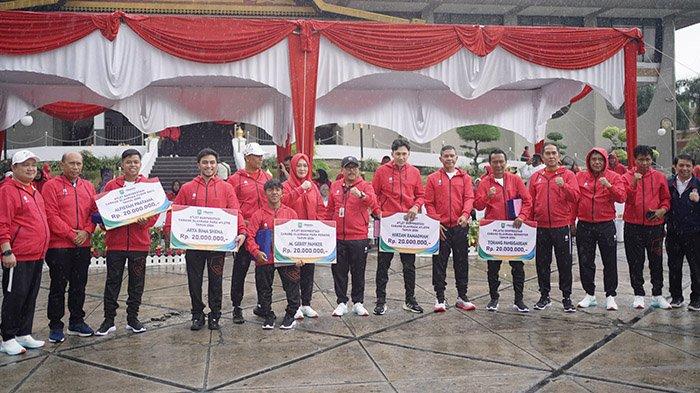 Pemprov Riau Beri Penghargaan Kepada 20 Pahlawan Olahraga Pada Puncak Haornas 2024