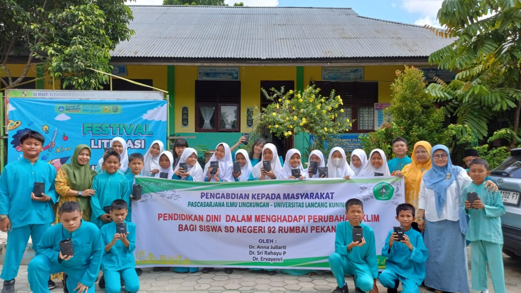 Pascasarjana Prodi Ilmu Lingkungan  Unilak Pengabdian di SD Negeri 92 Rumbai Tentang Pentingnya Pendidikan Dini Perubahan Iklim