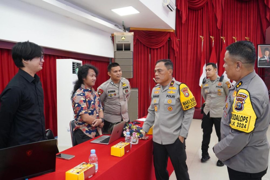 Wakapolda Riau Pimpin Pembekalan dan Sosialisasi PAM TPS Operasi Mantap Praja Lancang Kuning 2024