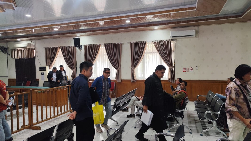 Sidang Lanjutan Kasus Dugaan Penghilangan Fasos Villa Karya Bakti Ditunda, Budi Darmawan Hadir di PN Pekanbaru