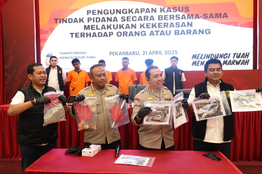 4 Dibekuk, Polda Riau Masih Buru 7 DPO Lain Debt Collector Pengeroyokan Wanita di Depan Mapolsek Bukit Raya.
