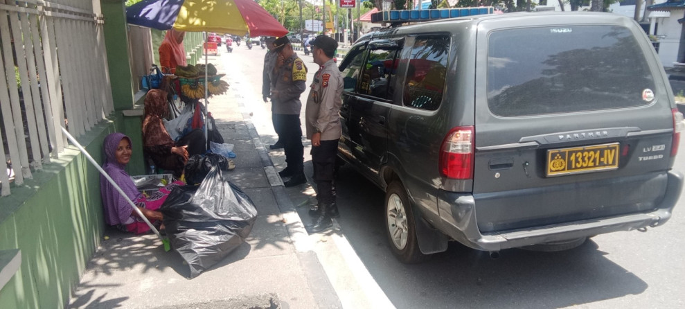 Personel Satgas Preemtif Subsatgas Binmas Polda Riau Gelar Cooling System, Beri Sosialisasi dan Edukasi ke Masyarakat Pekanbaru