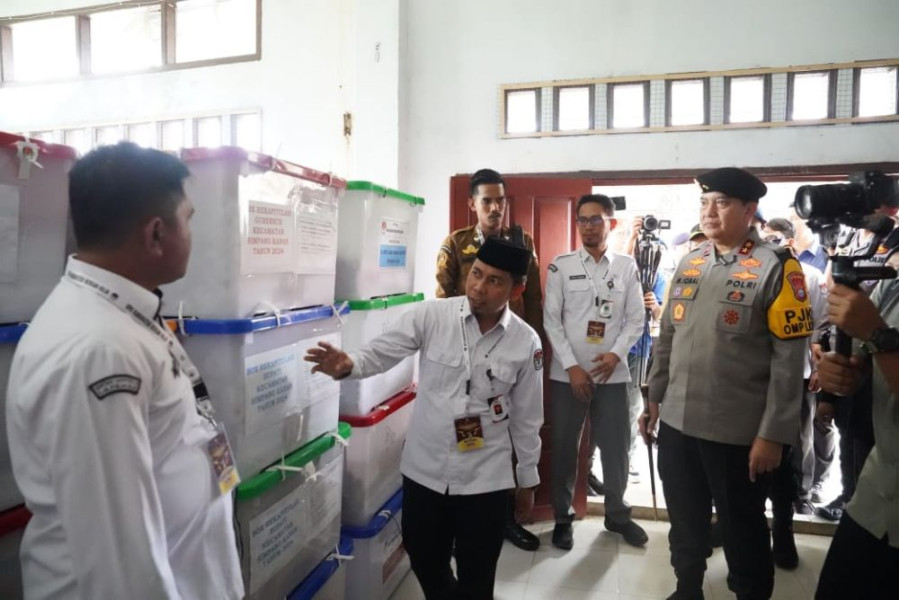 Kapolda Riau Tinjau Rapat Pleno Pilkada Rohil