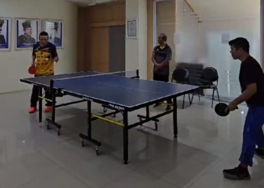 Syahnan Rangkuti Juara Tenis Meja dan Henny Eliaty-Yendrizal Juara Domino PWI Riau