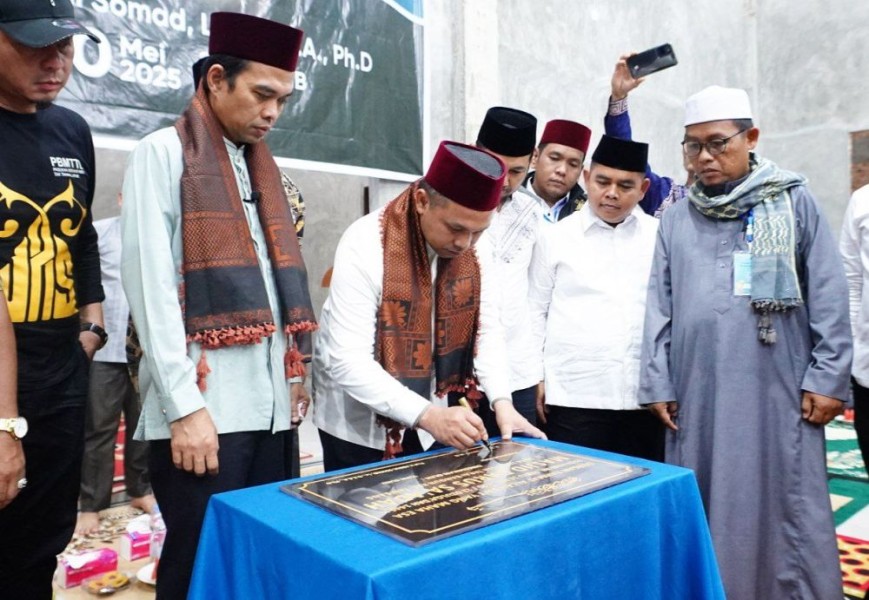 Gubri Abdul Wahid Bersama Ustadz Abdul Somad Resmikan Masjid Darul Sa'adah