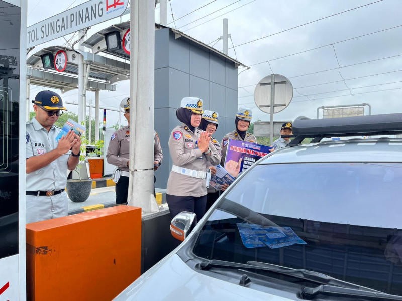 DITLANTAS POLDA RIAU GELAR KAMPANYE KESELAMATAN & COOLING SYSTEM PILKADA DAMAI 2024 DI GERBANG TOL SUNGAI PINANG*