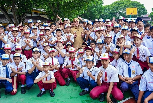 Pemko Pekanbaru Segera Bagikan Seragam Gratis untuk 20 Ribu Siswa SD dan SMP