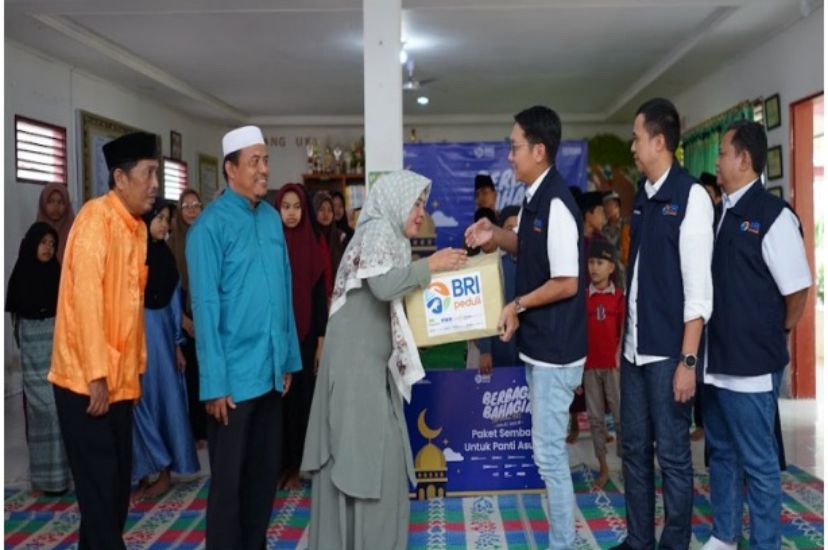 BRI RO Pekanbaru Berbagi Bahagia, Salurkan Sembako ke Panti Asuhan dan Panti Werdha.