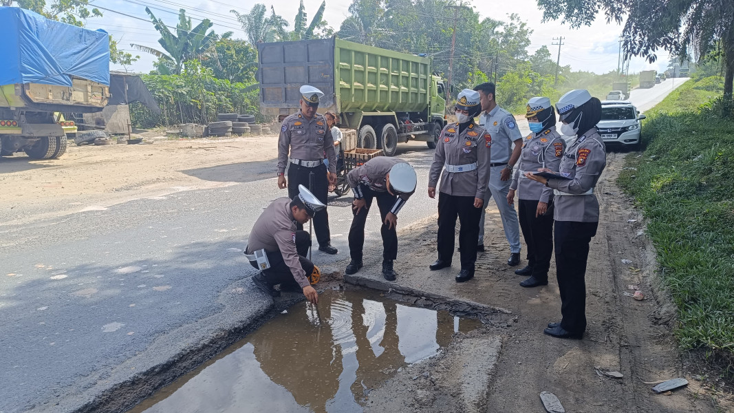 Jelang NATARU 2024 - 2025 Ditlantas Polda Riau dan Instansi Terkait Survei Kondisi Jalan