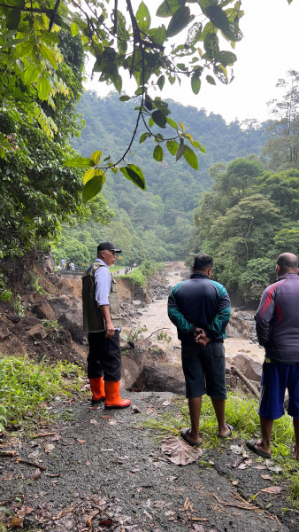 Banjir Terjang Tiga Daerah di Sumbar, Gubernur Mahyeldi langsung ke Lokasi