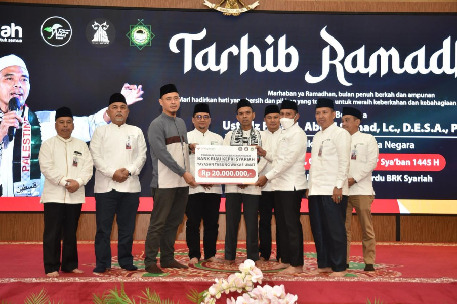 Sambut Puasa, Keluarga Besar BRK Syariah Ikuti Tarhib Ramadan Bersama Ustad Abdul Somad