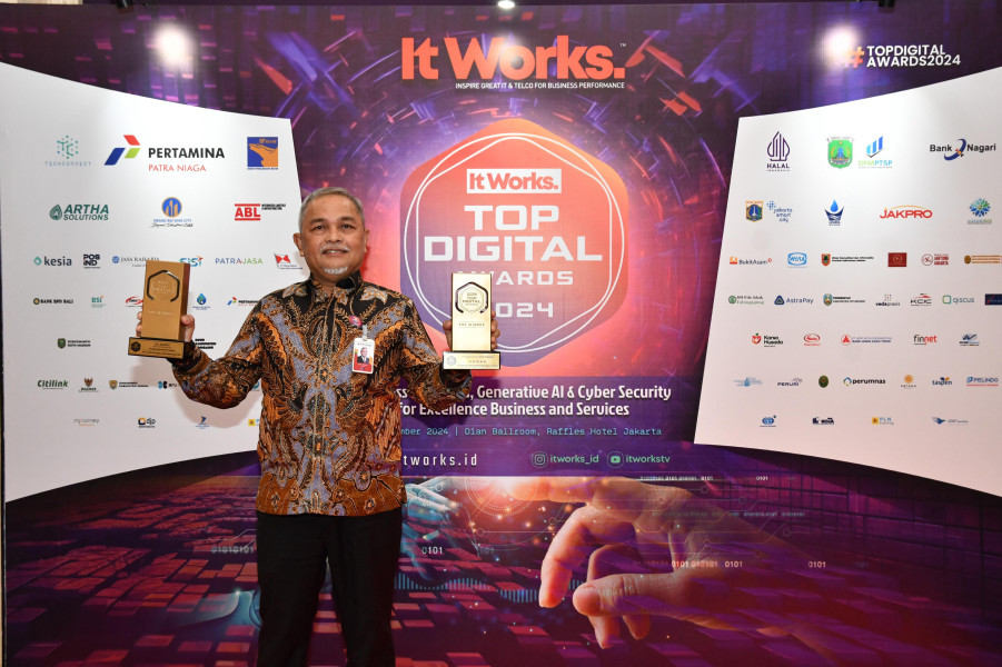 BRK Syariah Raih 2 Penghargaan Bergengsi TOP Digital Awards 2024