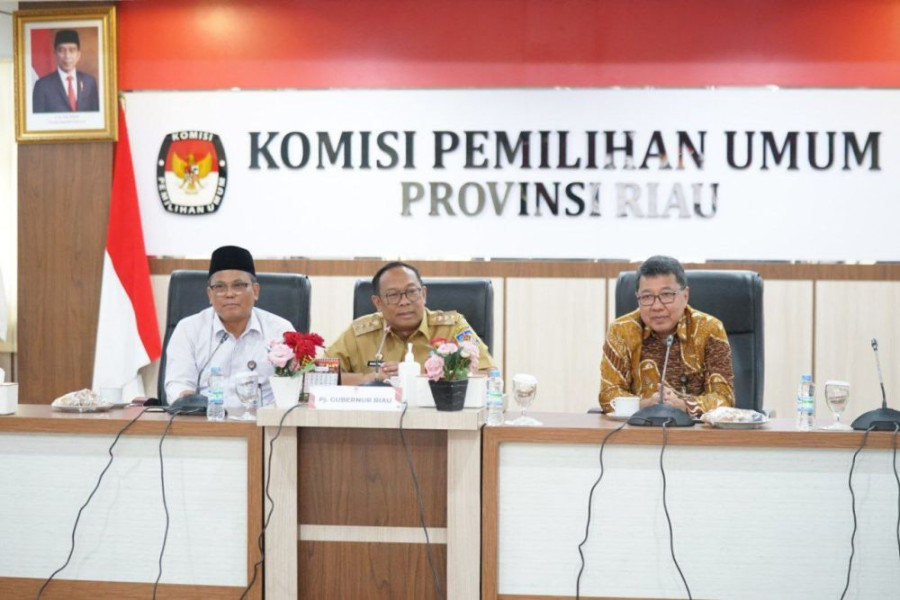 Pj Gubri Rahman Hadi Kunjungi Kantor KPU Riau