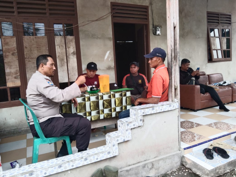 Dor to Dor ke Desa Binaannya, Bhabinkamtibmas Polsek siak Gencar Laksanakan Cooling System