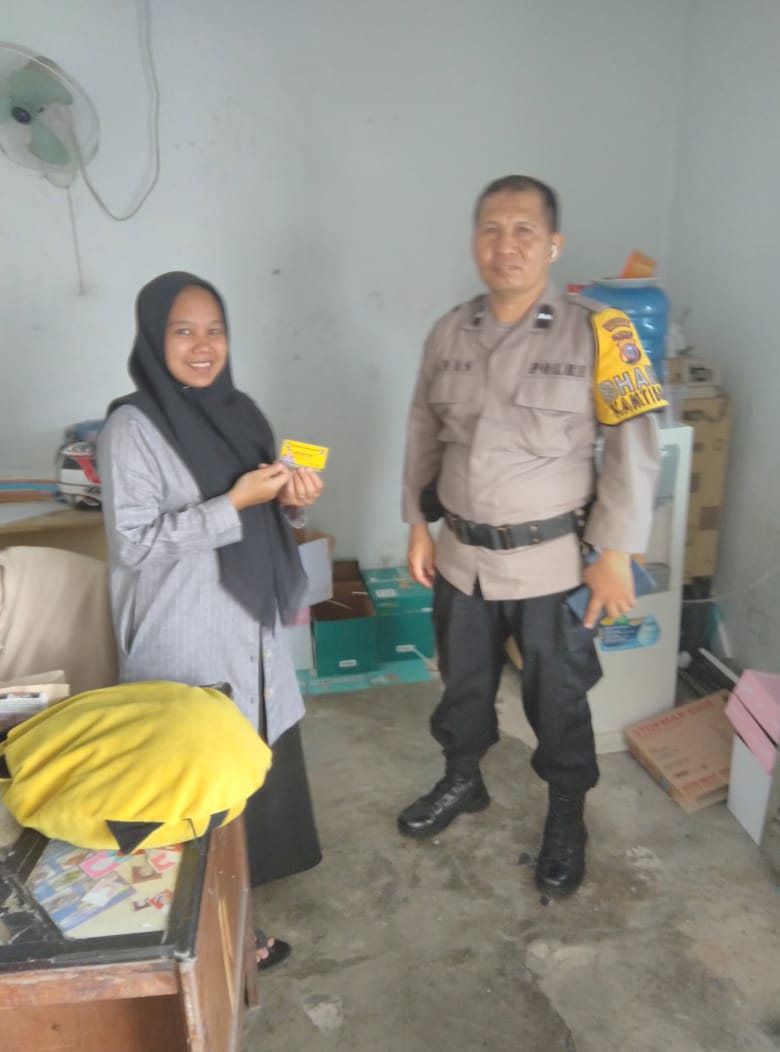 Bhabinkamtibmas Kelurahan Labuhbaru Barat Laksanakan Kegiatan Cooling System dan Patroli Wilayah Menjelang Pilkada 2024