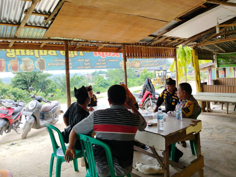 Sambangi Kelurahan Sialang Sakti, Polsek Tenayan Raya Himbau Masyarakat Melalui Cooling System