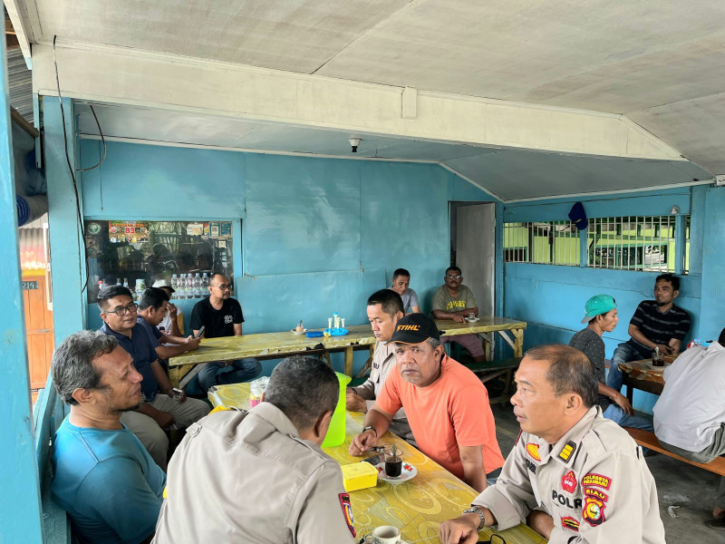 Beri Pesan Kamtibmas, Polsek Senapelan Gelar Kegiatan Cooling System Kepada Warga Kampung Bandar