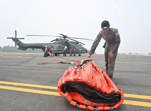 Satgas Udara Gencarkan OMC dan Water Bombing Tekan Karhutla Riau