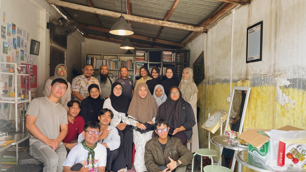 Kotak Baca Pekanbaru Gelar Diskusi Literasi Bersama Akademisi dan Alumni UGM