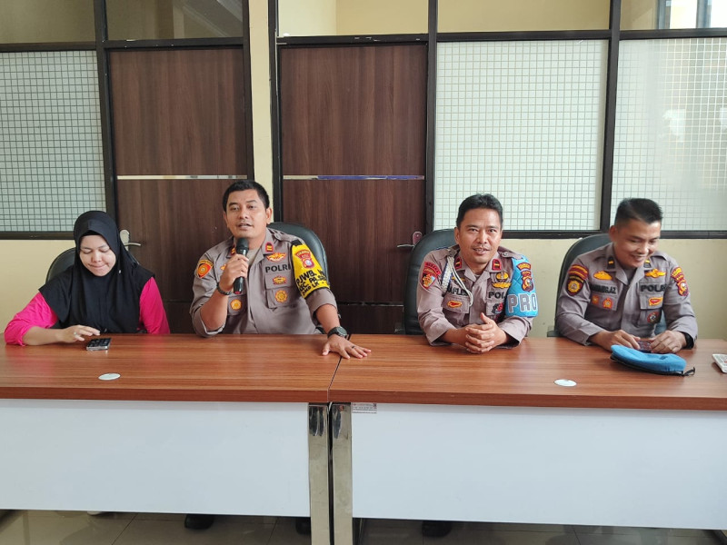 Jelang Pilkada Serentak 2024, Kapolsek Payung Sekaki Gelar Cooling System bersama Bhayangkari