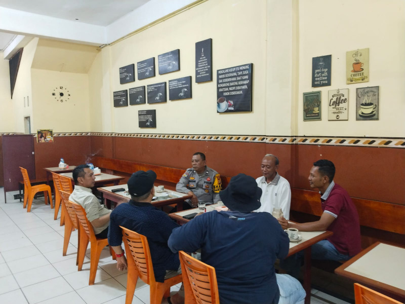 Polsek Tenayan Raya Gelar Giat Cooling  System bersama Masyarakat  Dalam Rangka Pemilukada Serentak Tahun 2024 di Kelurahan Sialang Sakti