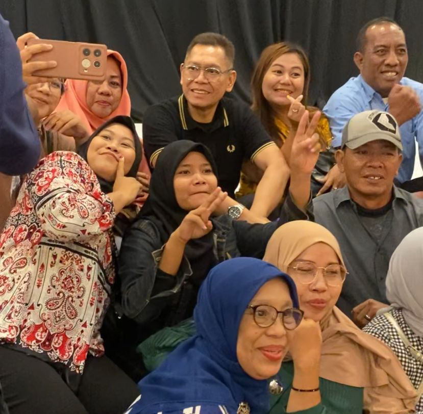 Adies Kadir Tuai Perhatian, Warga Surabaya–Sidoarjo Ungkap Haru dan Apresiasi atas Kerja Nyata