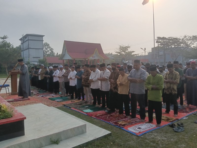 Ikhtiar Hadapi Karhutla, Polsek Teluk Meranti dan Warga Gelar Sholat Istisqa Mohon Hujan