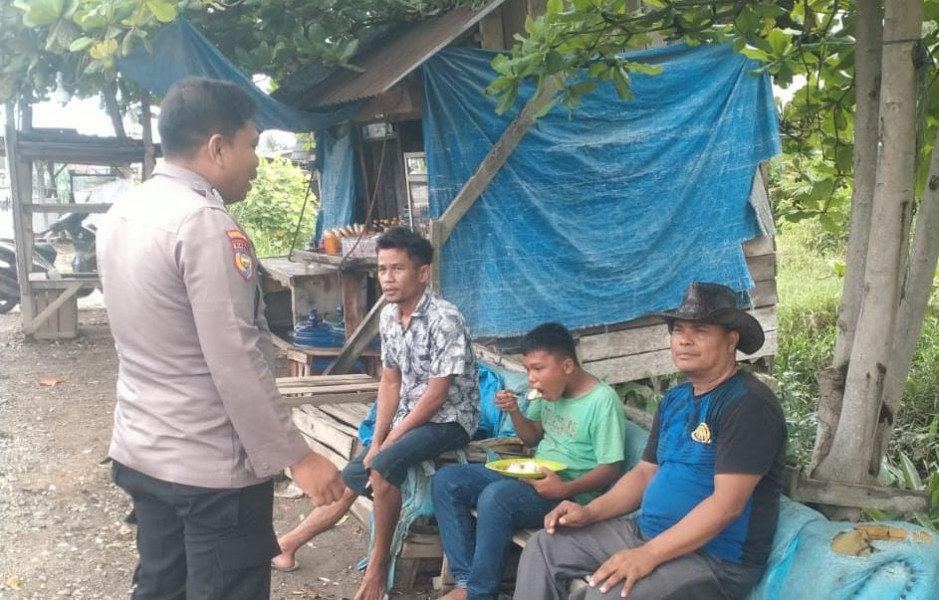 Polisi Sambangi Warga, Himbau Jaga Kamtibmas Menjelang Pilkada