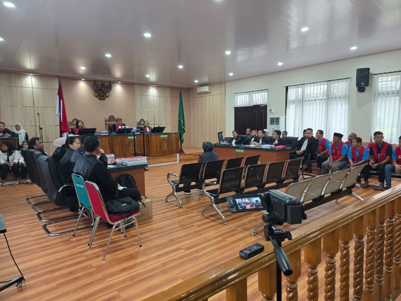 Sidang Pengrusakan Kantor PT SSL, Hakim Sebut Peran Cukong Menyediakan Truk, Sopir, Isi Minyak