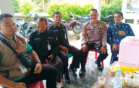 Aktif Laksanakan Giat Cooling System, Bhabinkamtibmas Ajak Tomas dan Toga Jaga Persatuan dan Kesatuan