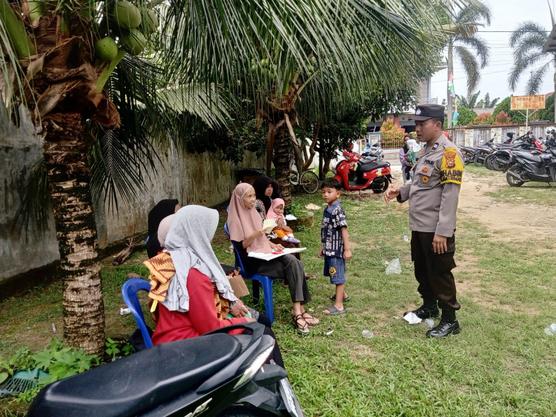 Polsek Tenayan Raya Gelar Kegiatan Cooling System dalam Rangka Pemilukada Serentak 2024 di Kelurahan Sialang Rampai
