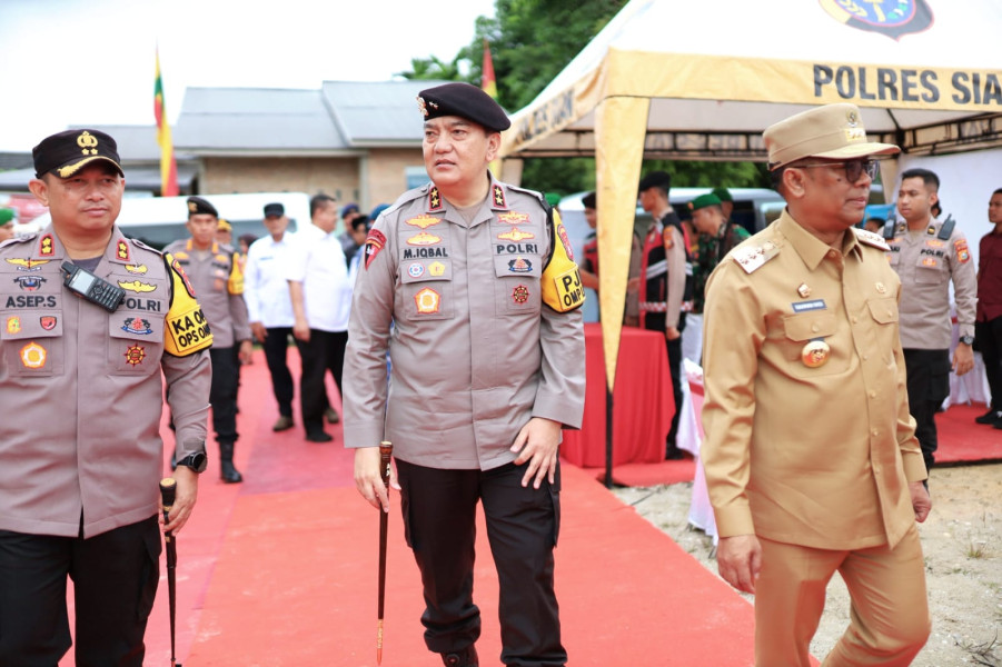 Lakukan Peninjauan dan Pengecekan Pemungutan Suara di Kabupaten Siak, Kapolda Riau Apresiasi Inovasi Kapolres Siak