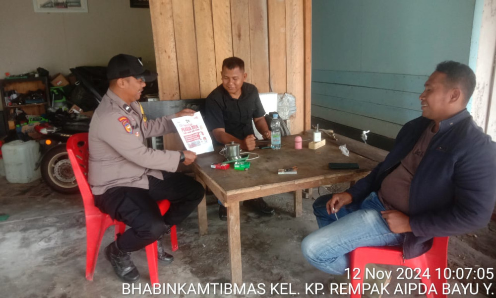 Bhabinkamtibmas Polsek Siak Himbau Masyarakat Jangan Golput pada Pilkada 2024