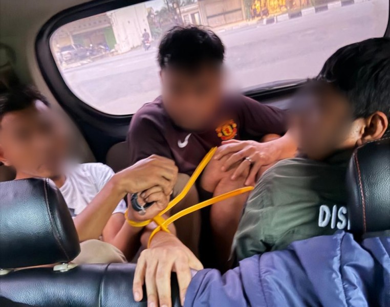 P3K Pemkab Siak Diciduk Bersama Empat Tersangka, Polisi Sita 7 Gram Sabu