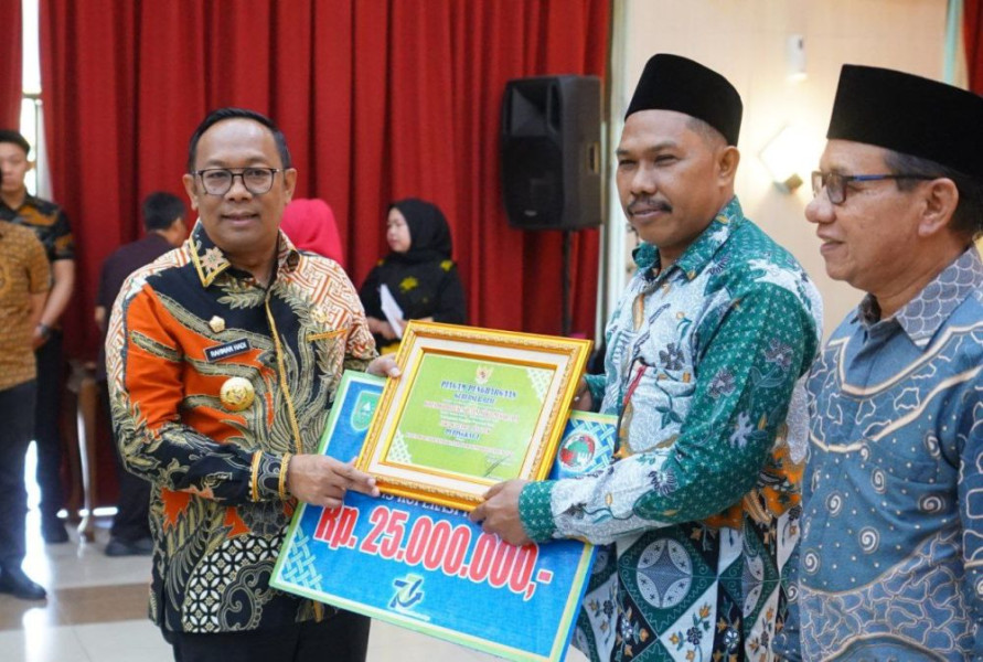 13 Koperasi Terima Penghargaan dari Pemprov Riau