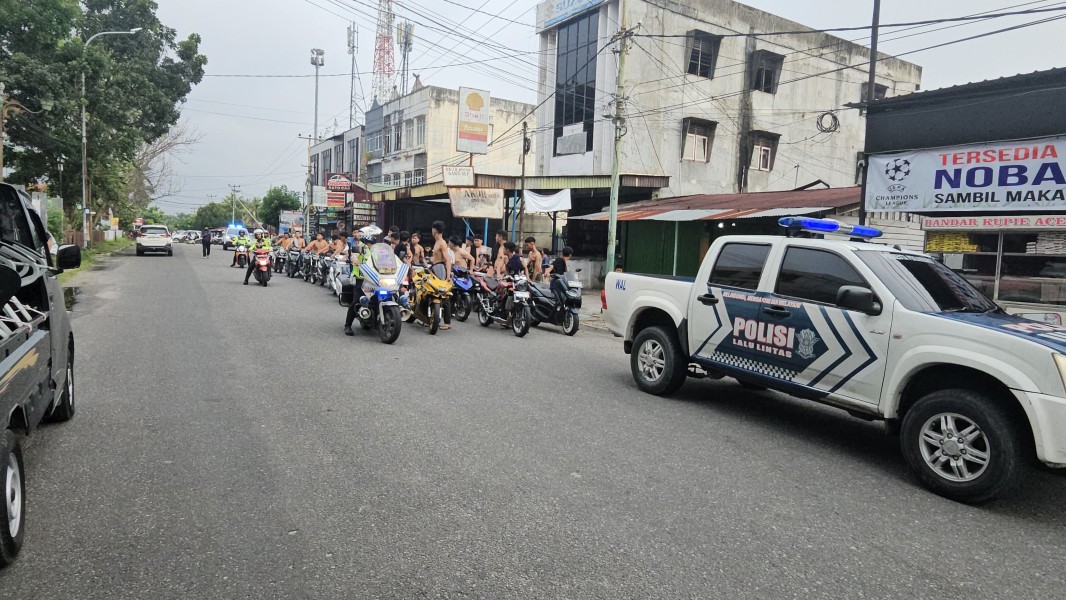 Satlantas Polresta Pekanbaru Kepung Balap Liar Dijembatan Siak III, 28 Unit Sepedamotor Diamankan.