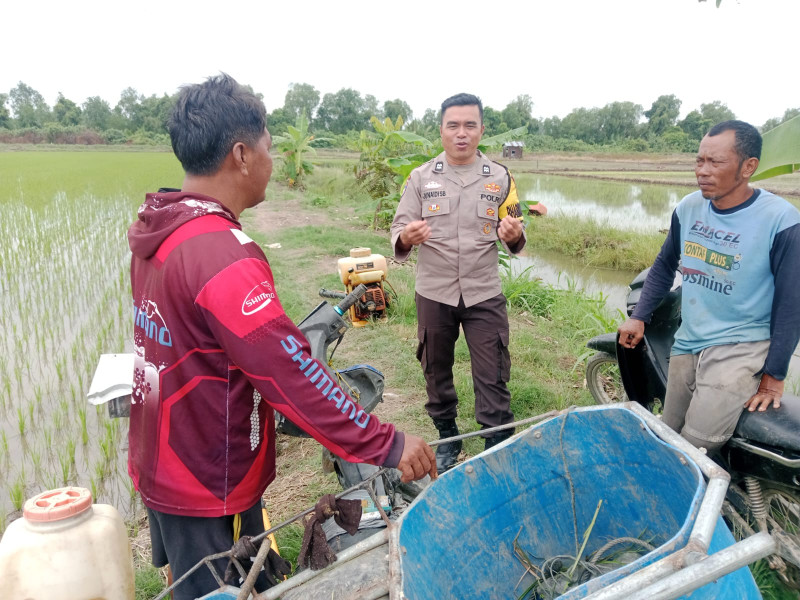 Bhabinkamtibmas Polsek Sabak Auh Laksanakan Cooling System Menjelang Pilkada 2024