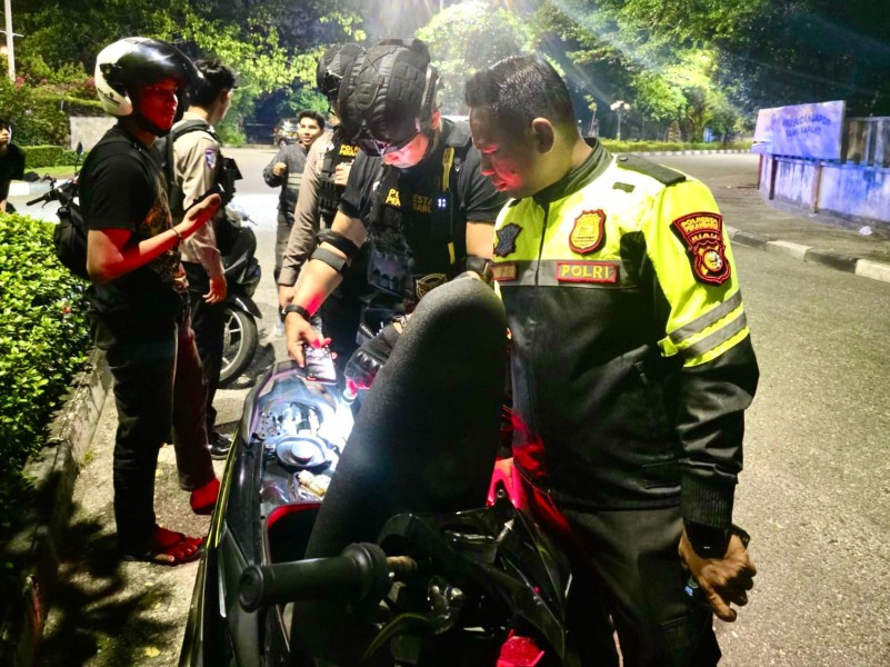 Patroli Blue Light  Satlantas Polresta Pekanbaru dan Tim Raga, 79 Unit Motor Berhasil Diamankan.