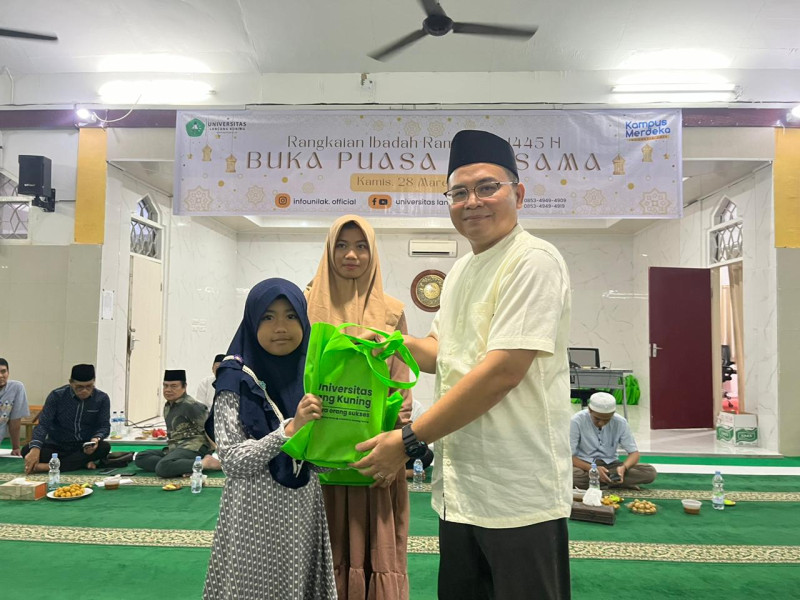 Unilak Adakan Buka Bersama dan Santuni Puluhan Anak Yatim Piatu