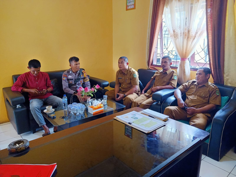 Warga Kampung Bunsur di Inbau Bhabinkamtibmas Ciptakan Pilkada Damai