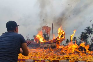 Ritual Bakar Tongkang, Peruntungan Etnis Tionghoa Bagansiapiapi di Darat