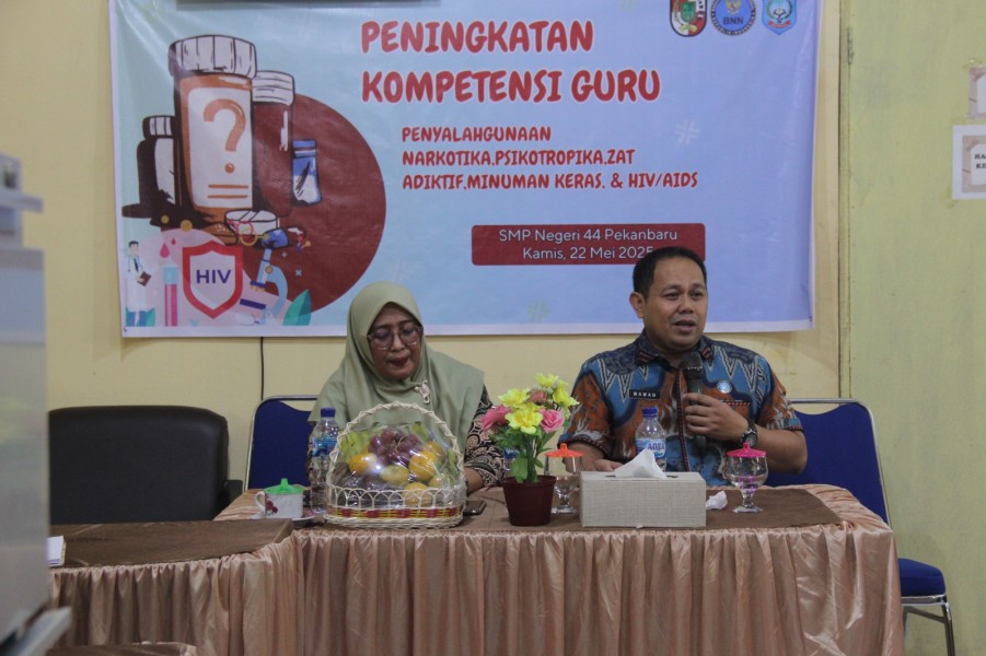 Peningkatan Kompetensi Guru tentang Bahaya Narkoba di SMP Negeri 44 Kota Pekanbaru Bersama BNNK Kota Pekanbaru.
