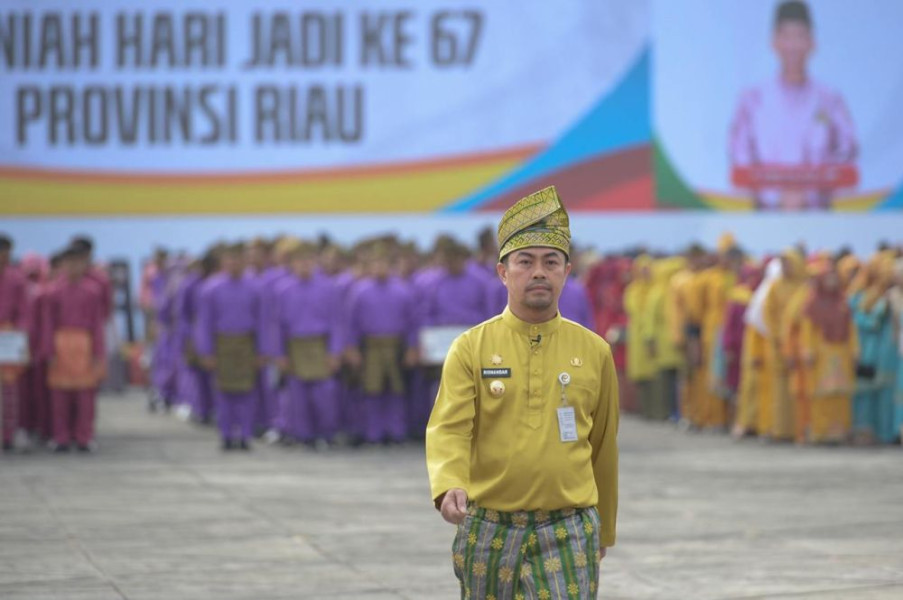 Pj Walkot Pekanbaru Jadi Komandan Upacara HUT Ke-67 Provinsi Riau